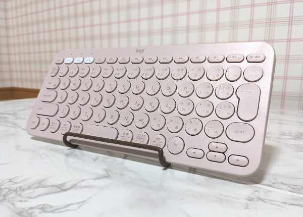 ワイヤレスキーボード、ロジックロールK380スモーキーピンクの写真
