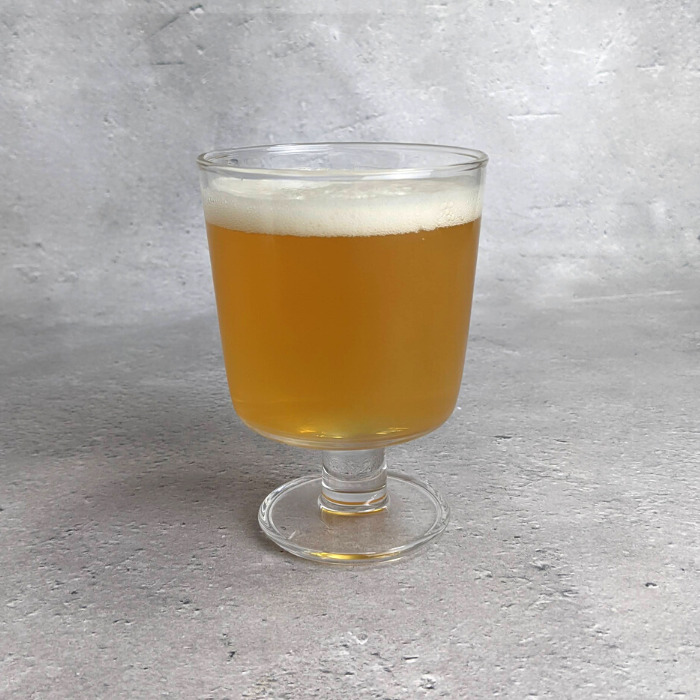 グラスに入って京都醸造「毬子（まりこ）」