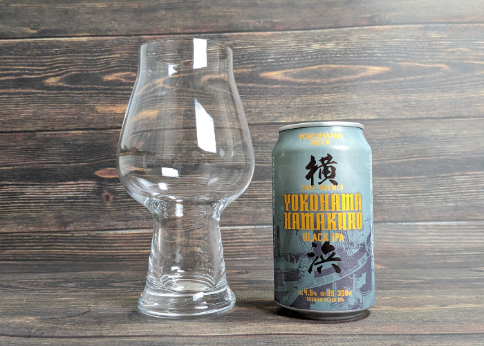 空のグラスと横浜ビール「ハマクロ（缶）」
