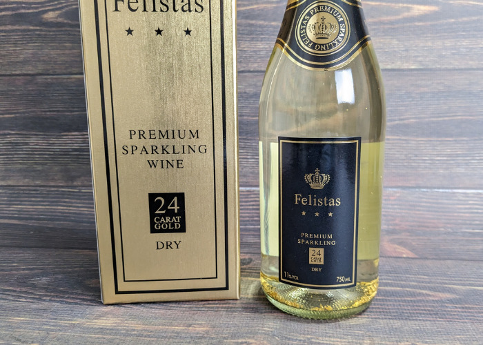24カラット金箔入りスパークリングワイン「フェリスタス」と外箱